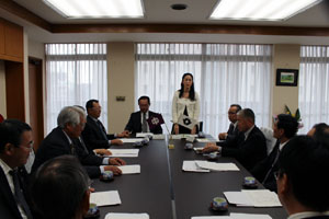 中之条町議会が東京都北区議会を訪問したときの画像